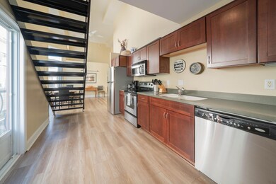 404_Phoenix_Street_7_04
