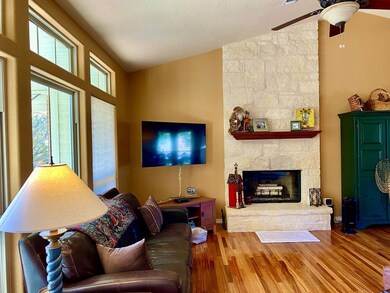 609 Lupine Ln, Fredericksburg, TX 78624 - photo 3