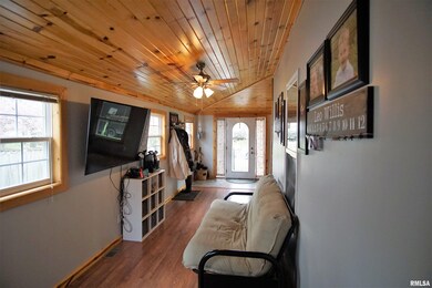 312 Delavan St, Lincoln, IL 62656 - photo 7