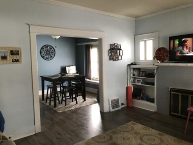 508 W Mansion 5