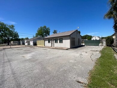 1523 Bingle Rd, Houston, TX 77055 - photo 3