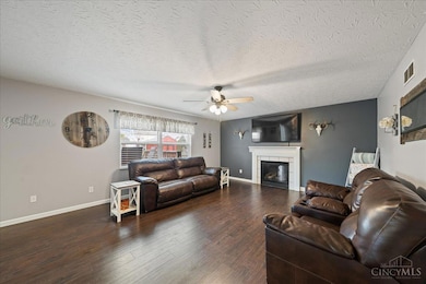 812 E Jameson Ct, Trenton, OH 45067 - photo 6