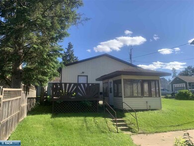 511 3rd St SW, Chisholm, MN 55719 - photo 2