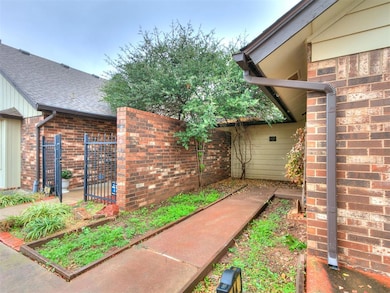 9524 Westgate Rd unit 4A, Oklahoma City, OK 73162 - photo 4