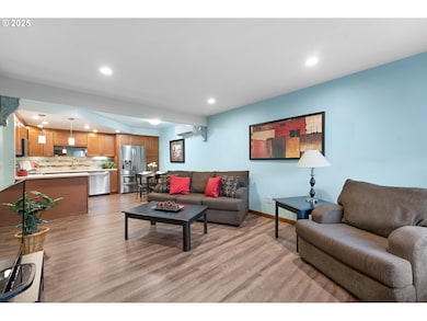 12065 SW King Arthur St unit 15, Portland, OR 97224 - photo 3