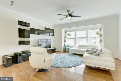 22919 Chinkapin Oak Terrace, Sterling, VA 20166 - photo 4