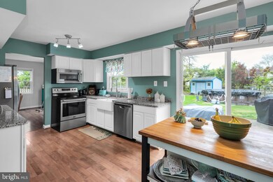 13009 Maepine Ct, Fairfax, VA 22033 - photo 6