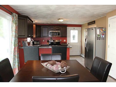 11 Thomas St, Warwick, RI 02886 - photo 2