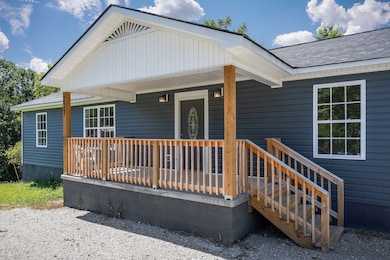 227 Oakwood St, Sparta, TN 38583 - photo 3