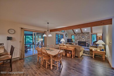 Super spacious main living