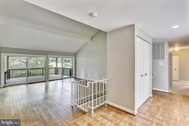 9200 Pavonia Ct, Potomac, MD 20854 - photo 6