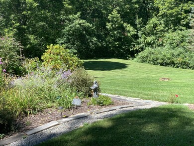 Pathway to side deck