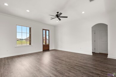 18633 Seabiscuit Ln, Zachary, LA 70791 - photo 2