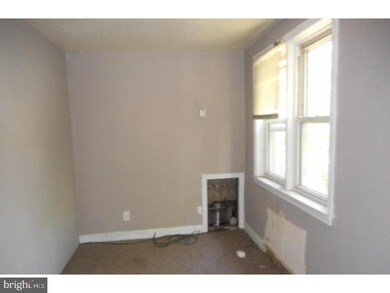 509 Pfeiffer St, Camden, NJ 08105 - photo 5