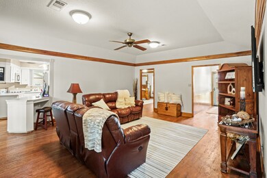 9051 Dixie Ln, Needville, TX 77461 - photo 7