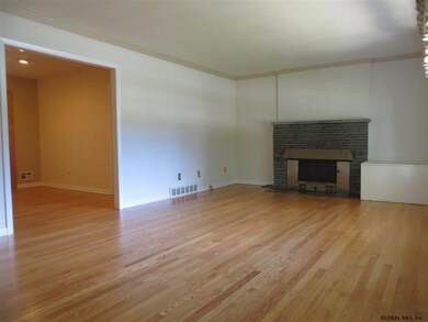 18 Drawbridge Dr, Albany, NY 12203 - photo 2