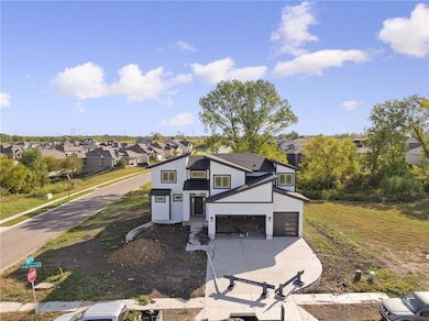 8901 Shady Bend Rd, Lenexa, KS 66227 - photo 2