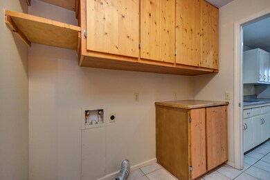 1636 W Dewberry-12