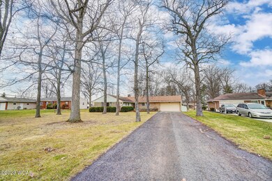 3271 Bonnieview Dr, Lima, OH 45801 - photo 3