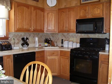 909 Lawnton Terrace, Glenolden, PA 19036 - photo 5