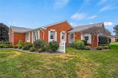 1402 Clinton St, Niles, OH 44446 - photo 3