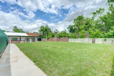 Large green space to accommodate family with small pets