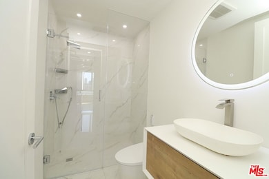 Barcelona Towers unit 310, Los Angeles, CA 90005 - photo 7