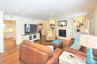 10105 Clearcreek Louisville home for sal