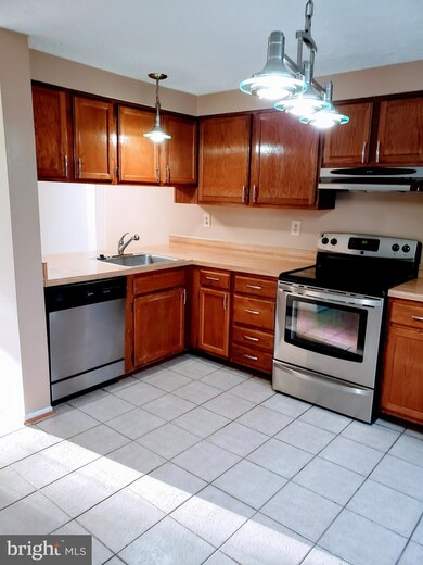 7207 Sheila Turn, Clinton, MD 20735 - photo 2