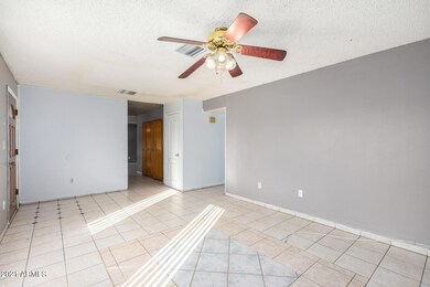 2027 N 51st Dr, Phoenix, AZ 85035 - photo 7