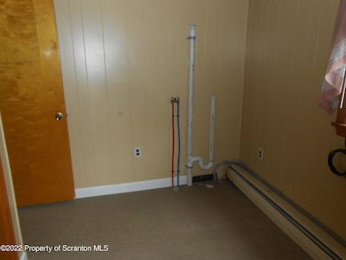 105 W 105-107 109 W Warren Unit 2, Dunmore, PA 18512 - photo 6