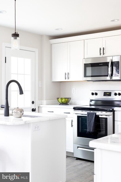 309 Walnut Ave, Aldan, PA 19018 - photo 7