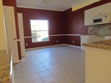 Eat-in Kitchen A