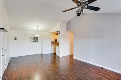 169 Central Blvd unit 41, Mount Washington, KY 40047 - photo 5