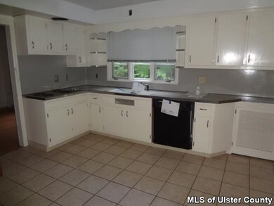 40 Valley View Rd, Poughkeepsie, NY 12603 - photo 6