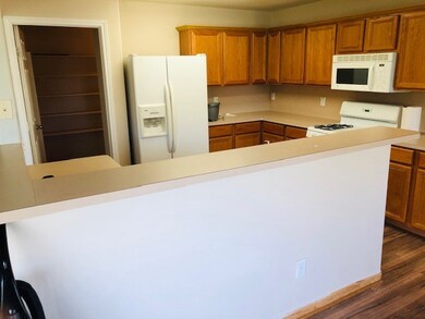 5399 Morgan Oak Dr, Alvin, TX 77511 - photo 3