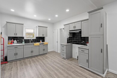 87 Winnikee Ave, Poughkeepsie, NY 12601 - photo 4