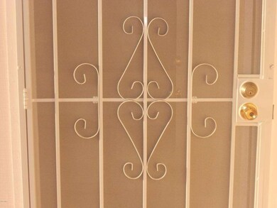 13804 N Garden Court Dr, Sun City, AZ 85351 - photo 2