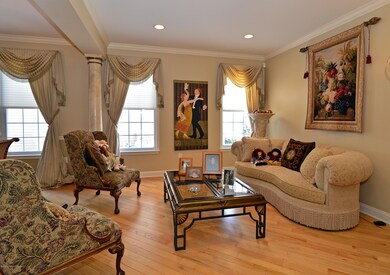 19 W Parsonage Way, Manalapan, NJ 07726 - photo 4