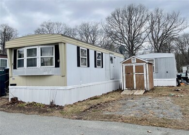 734 Forest Park Mobile Homes, Middletown, RI 02842 - photo 2
