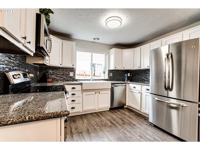 118 Ash Grove Ct, Creswell, OR 97426 - photo 5