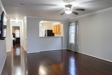 10307 Southover Ct, Houston, TX 77075 - photo 4