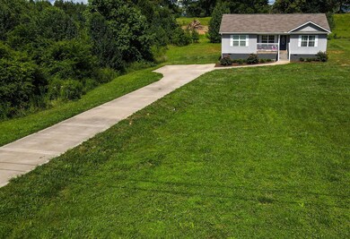 104 Heatherly Ln, Chatsworth, GA 30705 - photo 2