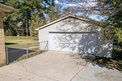 1007 Heard Ct SE, Huntsville, AL 35803 - photo 4