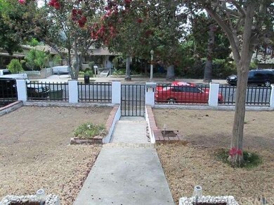 FRONT YARD VIEW
