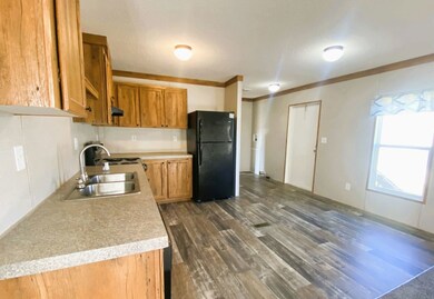 127 N Erie Dr unit NED-127, Fort Pierce, FL 34946 - photo 3