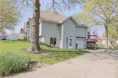 609 Finch St, Raymore, MO 64083 - photo 4