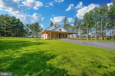 460 Shade Tree Ln, Shenandoah Junction, WV 25442 - photo 2