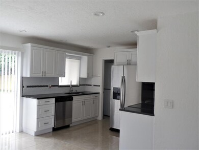 4669 Sutton Terrace S, West Palm Beach, FL 33415 - photo 4