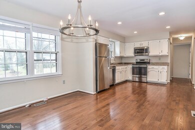 6204 Wilmington Dr, Burke, VA 22015 - photo 6